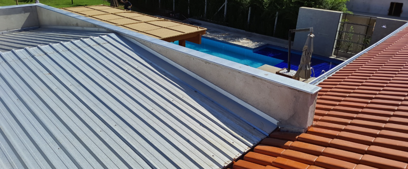 Projeto com rufo e cobertura residencial